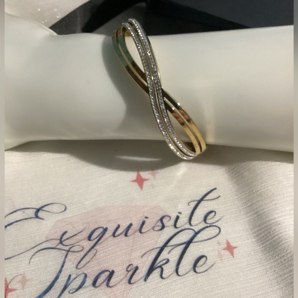 🖤Gorgeous Gold Plated Crossover infinity bracelet bangle - Picture 8 of 17